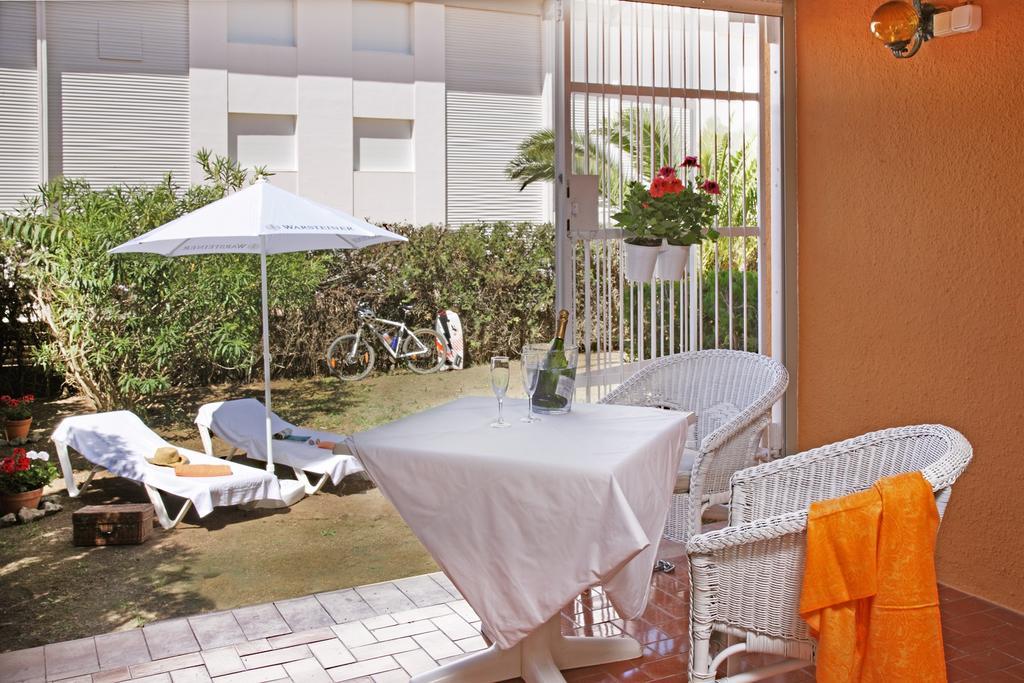Casa Adosada En Platja De Pals By Apartaments Golf Exteriör bild